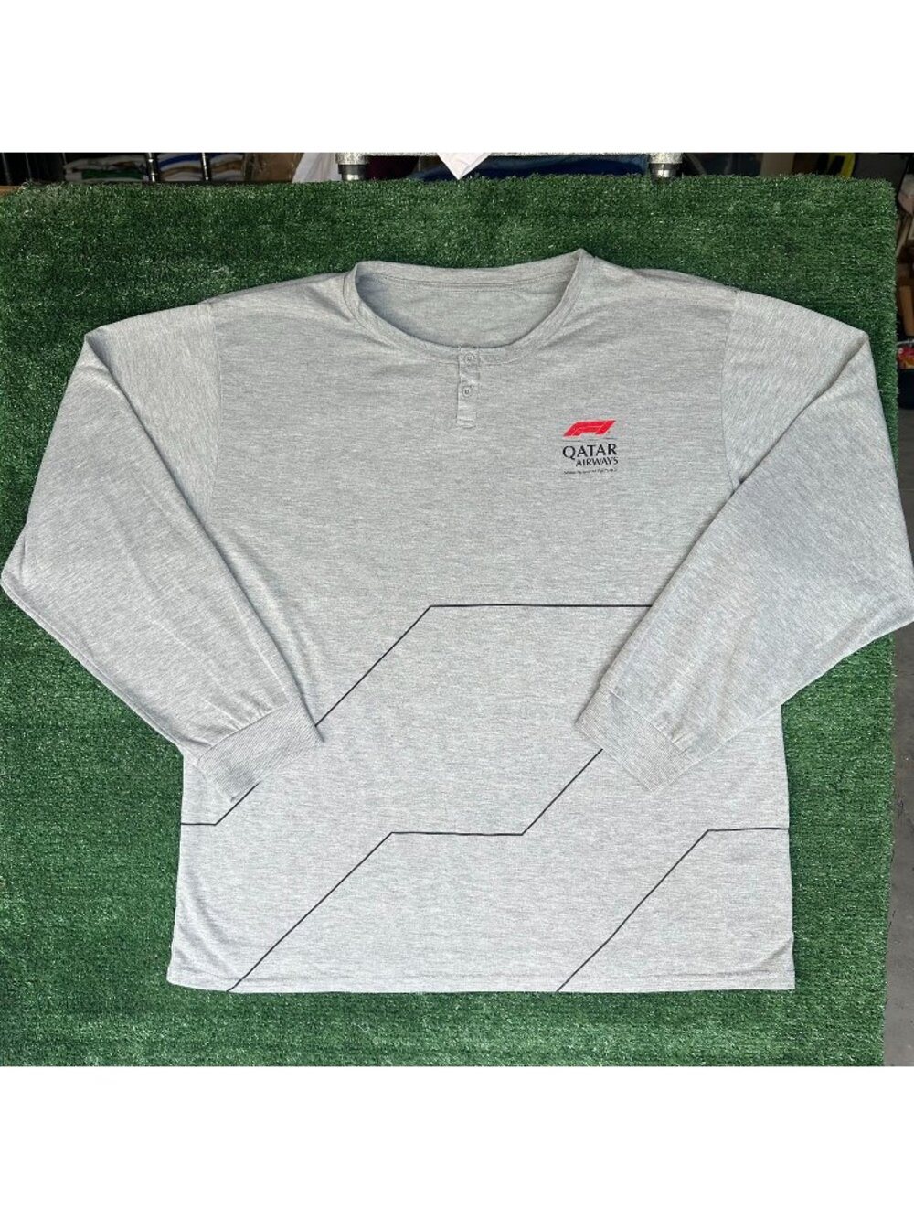F1 Formula 1 Qatar Airways Henley T-Shirt Long Sleeve Gray XL Motorsport Grunge